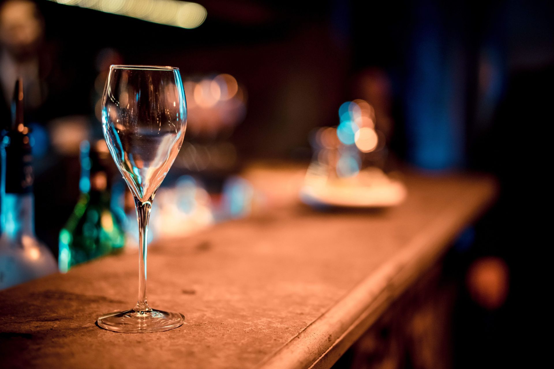 酒店上班必看攻略,想要月入50萬看完文章就知道